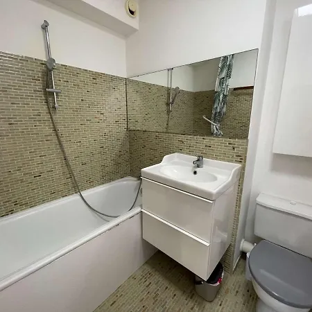 Apartman Climatise 4 Pers Avec Piscine Et Parking A Port Camargue - Fr-1-250-230 *