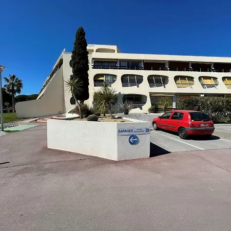 Climatise 4 Pers Avec Piscine Et Parking A Port Camargue - Fr-1-250-230 *