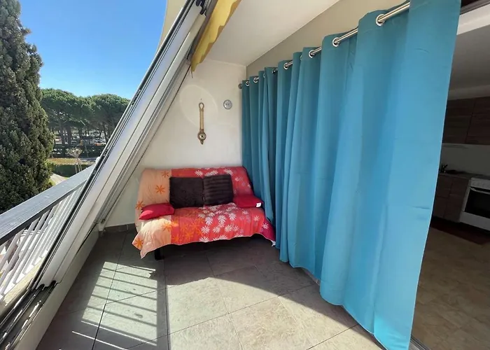 Апартаменты Climatise 4 Pers Avec Piscine Et Parking A Port Camargue - Fr-1-250-230 *